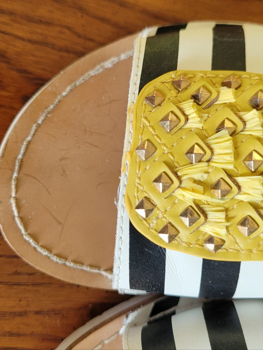 Kate Spade Pineapple Slide Sandals Women’s 8.5 Black White Striped Vacation Wear
